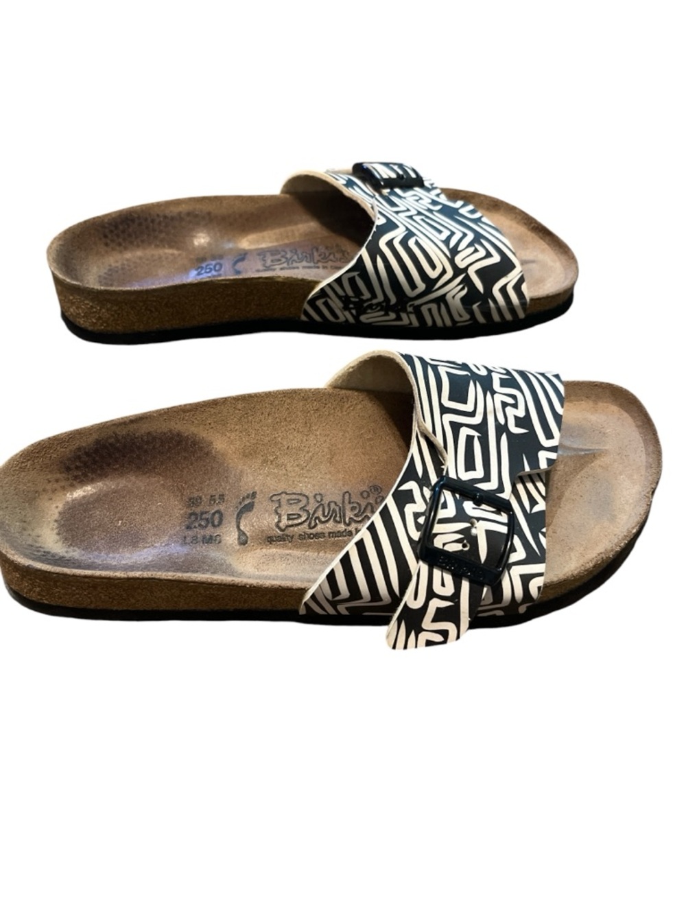 Birki's by Birkenstock Madrid Slide Sandals Black White Geo Tribal Print Size 39 - Picture 2 of 4